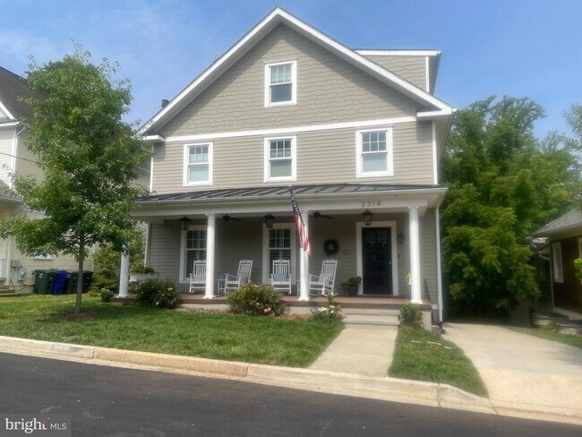 Primary Photo - 2314 N Kenmore St