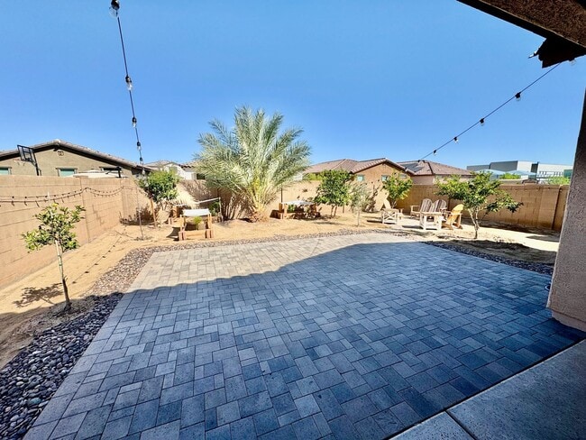 Building Photo - Newer Built 3 Bedroom/2 Bath Single Level Home in Queen Creek! Community Pool, Splash Pad, Lakes ...