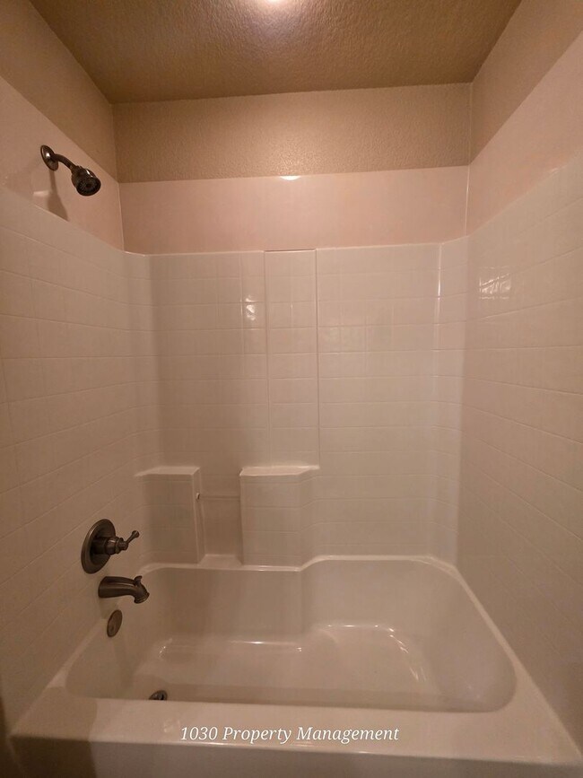 Building Photo - 2 Bed/2 Bath Duplex in Trimmier Estates! 500.00 off 1st full months rent