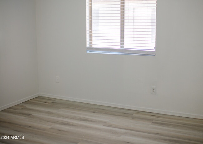 Building Photo - 14911 W Acapulco Ln