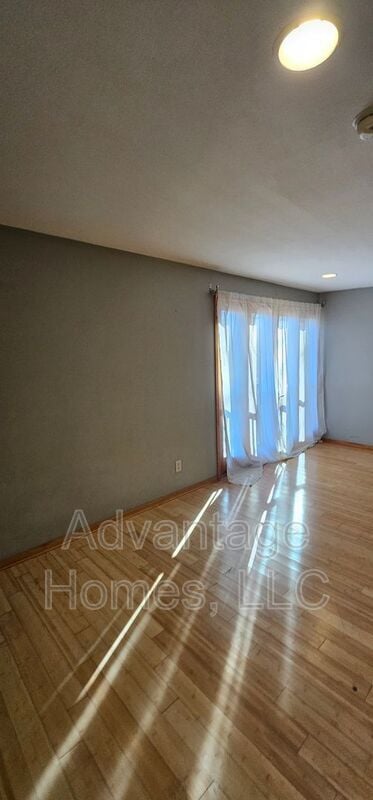 Building Photo - 3804 Roanoke Rd