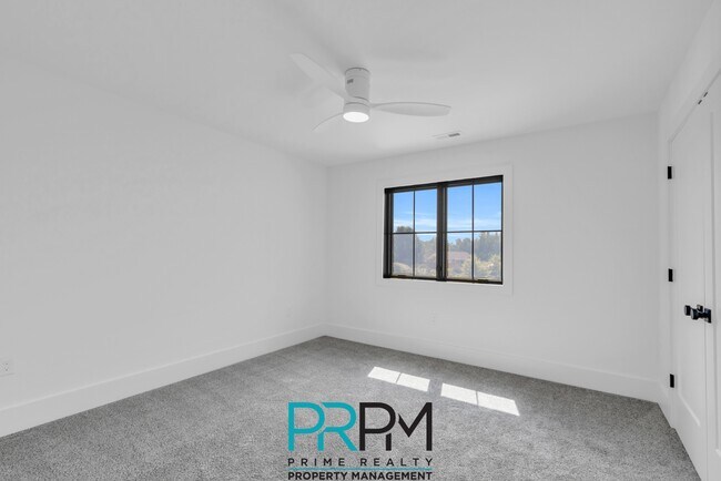 Building Photo - 938 Benchmark Dr