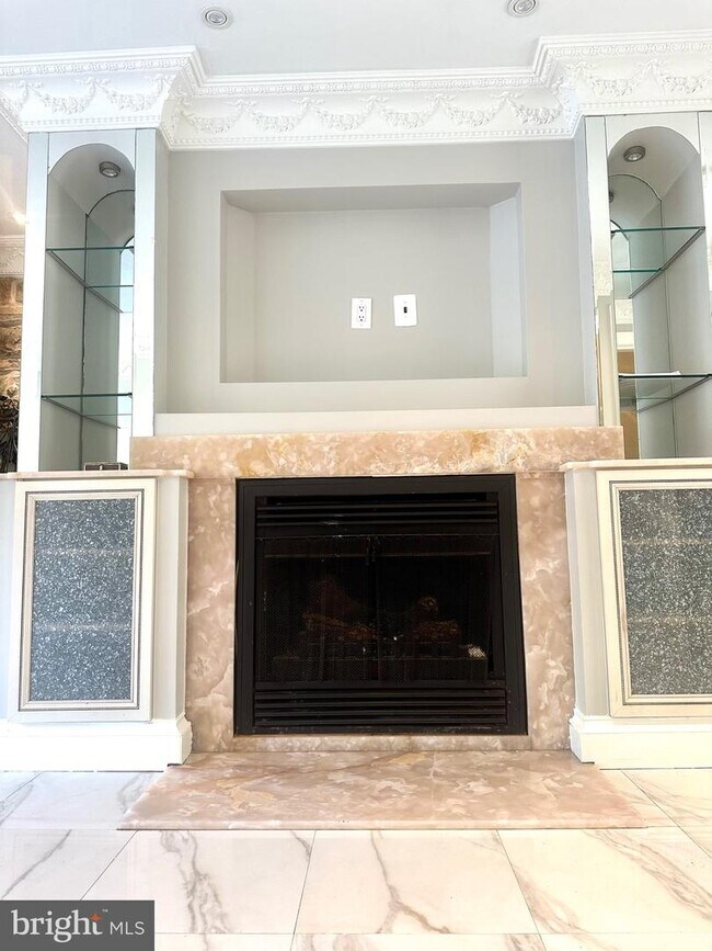Building Photo - 7819 Colonial Springs Blvd