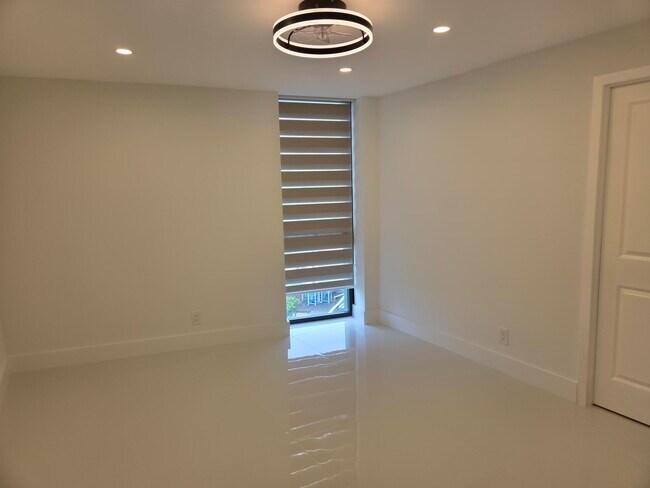Building Photo - 1357 NE Ocean Blvd