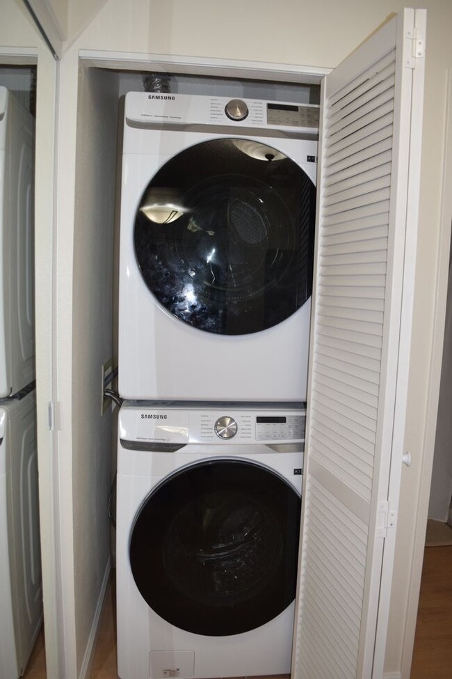 Building Photo - Kihei Shores F208 2 bd. 2 ba. furnished unit. Available June 15th or July 1st