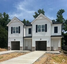 Building Photo - Move in Special* $500 Gift Card* 3 Bedroom...