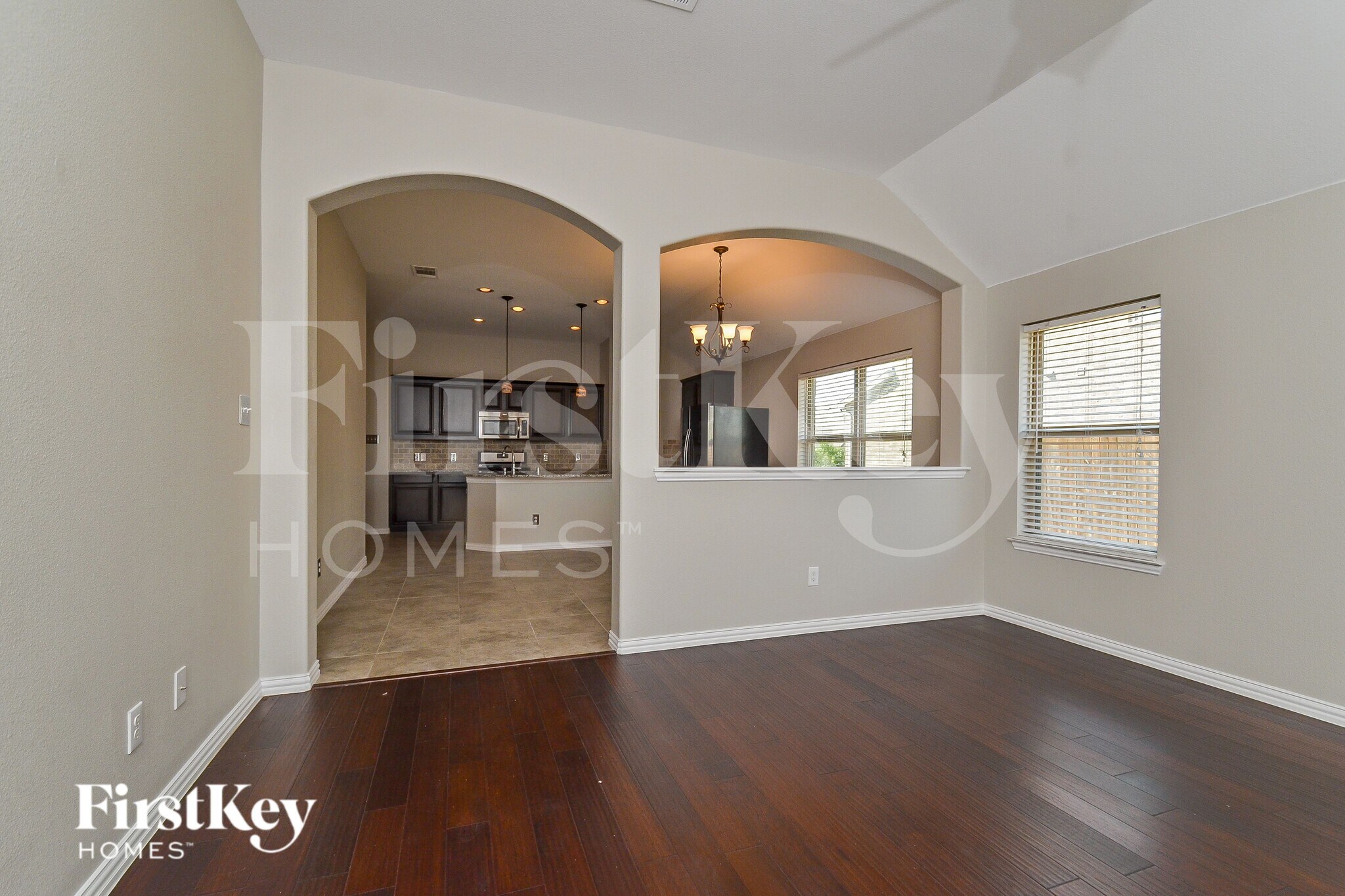 Building Photo - 1413 Heather Ln