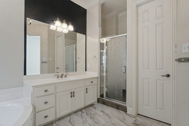 Building Photo - 9028 Bottlebrush Ln