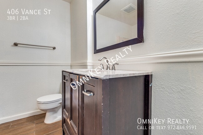 Building Photo - 406 Vance St