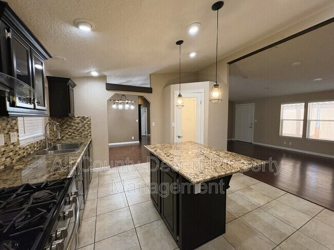 Building Photo - 43155 Portola Ave