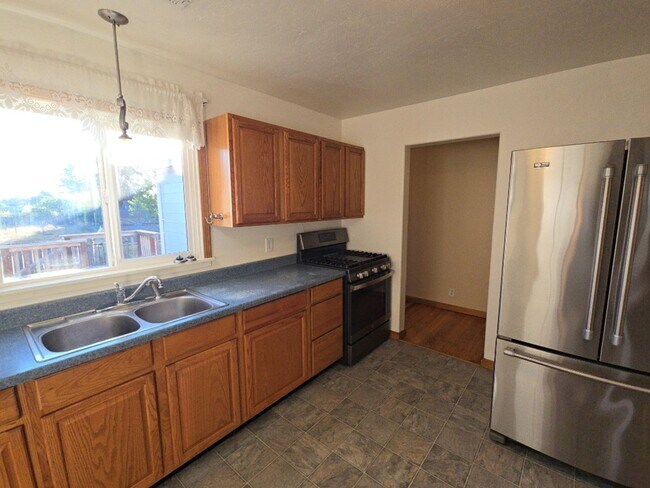 Building Photo - 1316 Rohnerville Rd