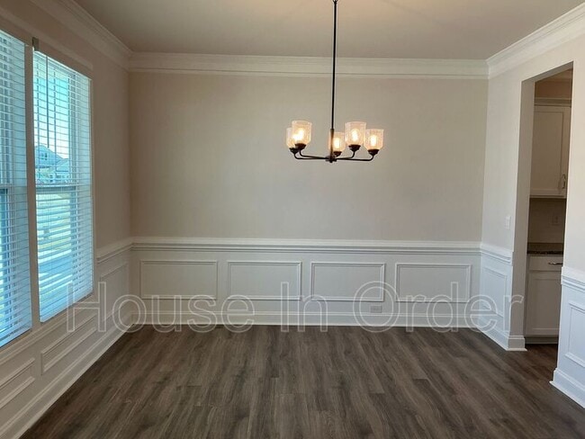 Building Photo - 41 Silverthorne Ct