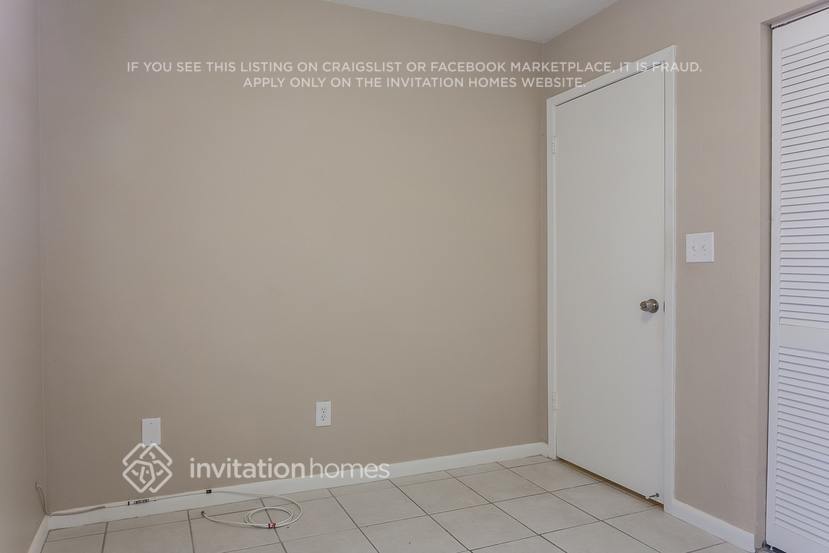 Building Photo - 16310 SW 109th Ave