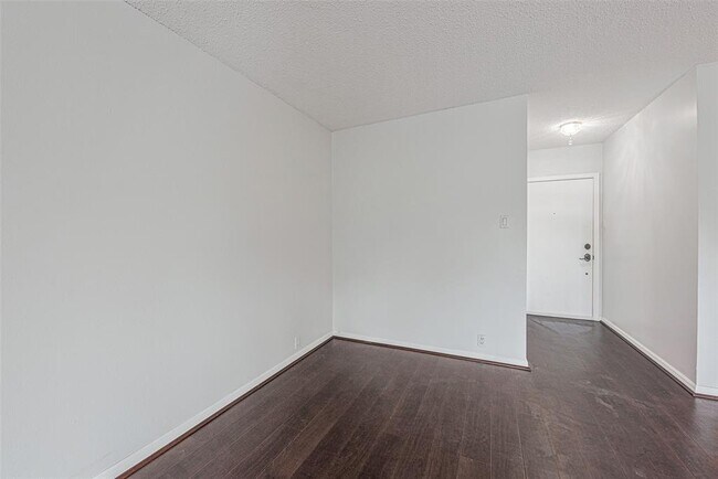 Building Photo - 2601 Bellefontaine St