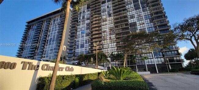 Building Photo - 600 NE 36th St