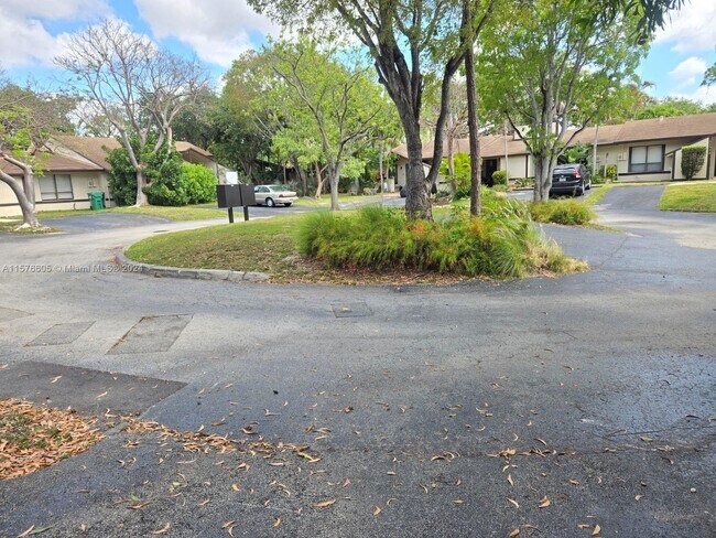 Building Photo - 11588 SW 112th Ave