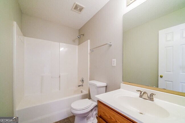 Building Photo - 5697 Newburn Ct