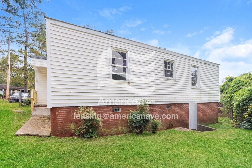 Building Photo - 2016 Knightsbridge Rd