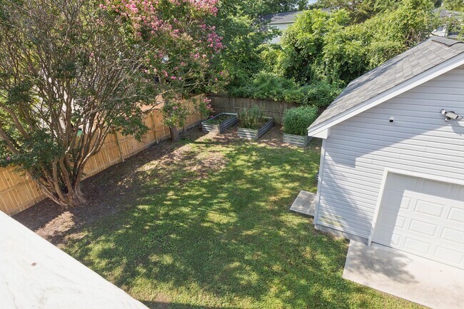 Building Photo - 317 Cottonwood Ave