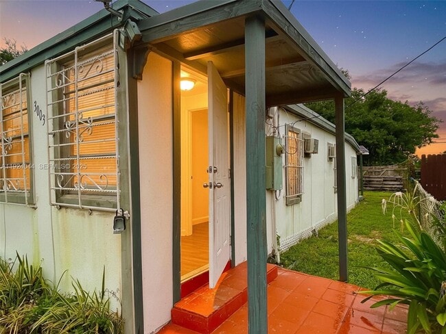 Primary Photo - 3003 NW 45th St