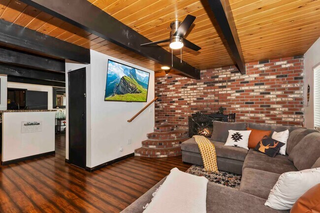 Building Photo - 1126 Sugarpine Rd