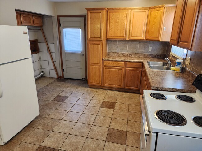 Building Photo - 432 Hazel Ct