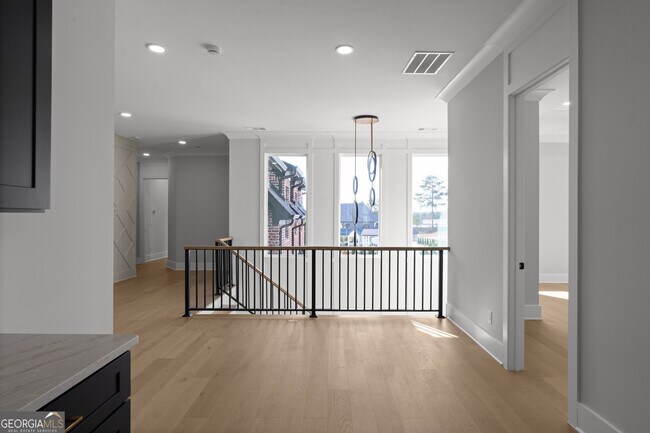 Building Photo - 407 Thunder Rd