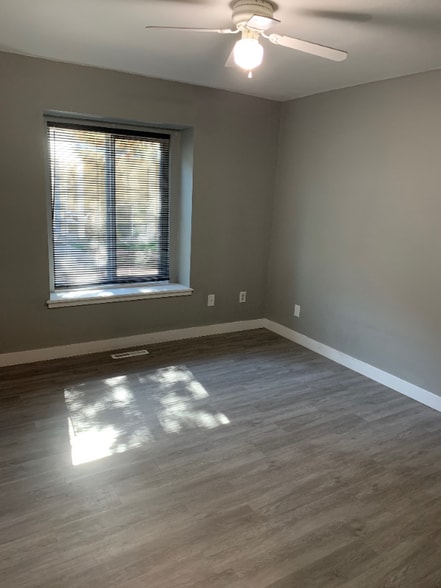 Building Photo - 7943 York St