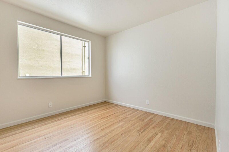 Building Photo - 157 Longview Dr