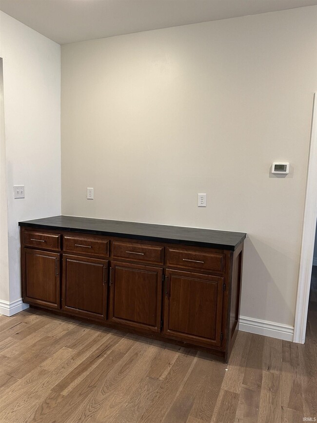 Building Photo - 126 E North St