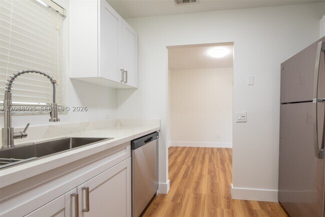 Building Photo - 2441 SW 82nd Ave