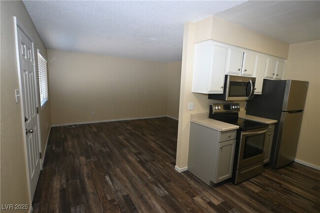 Building Photo - 2508 N McCarran St