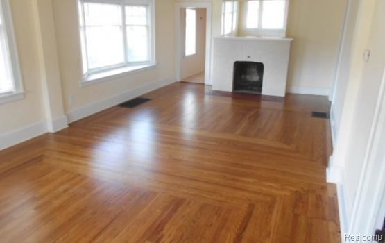 Building Photo - 735 N Main St