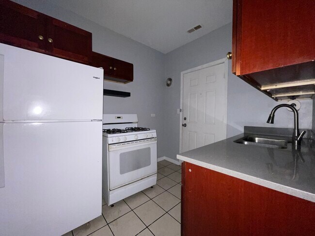 Building Photo - 1152 N Harding Ave