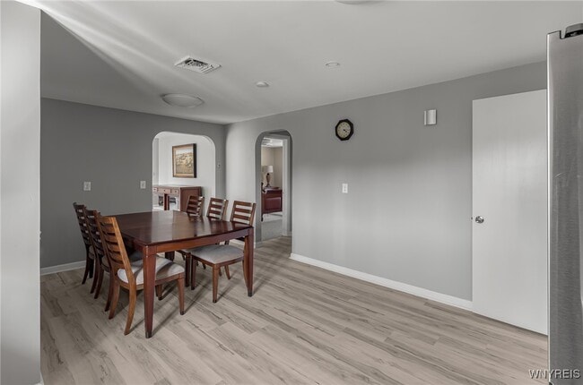 Building Photo - 273 Division St