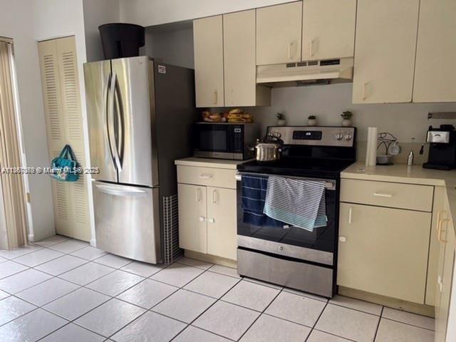 Building Photo - 8270 SW 149th Ct