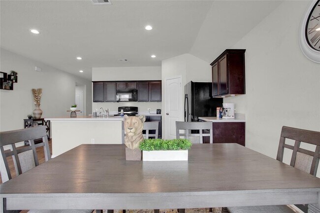 Building Photo - 5503 Creekside Ridge Trail