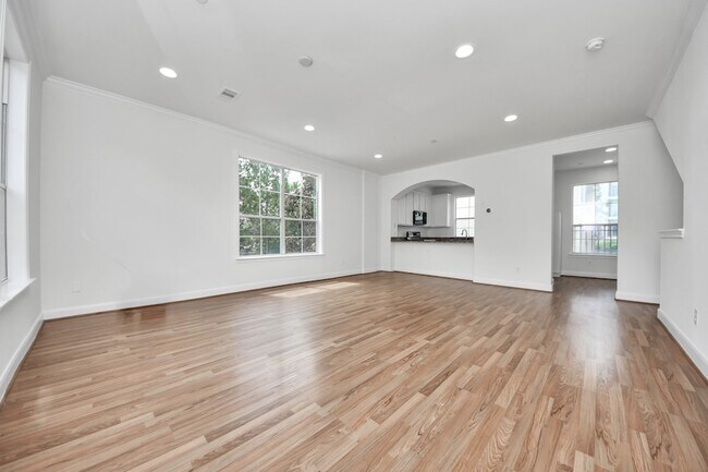 Building Photo - 3001 Murworth Dr