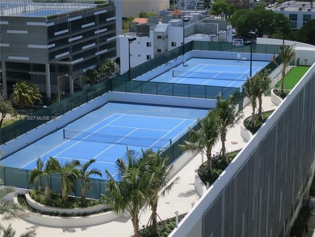 Building Photo - 2900 NE 7th Ave