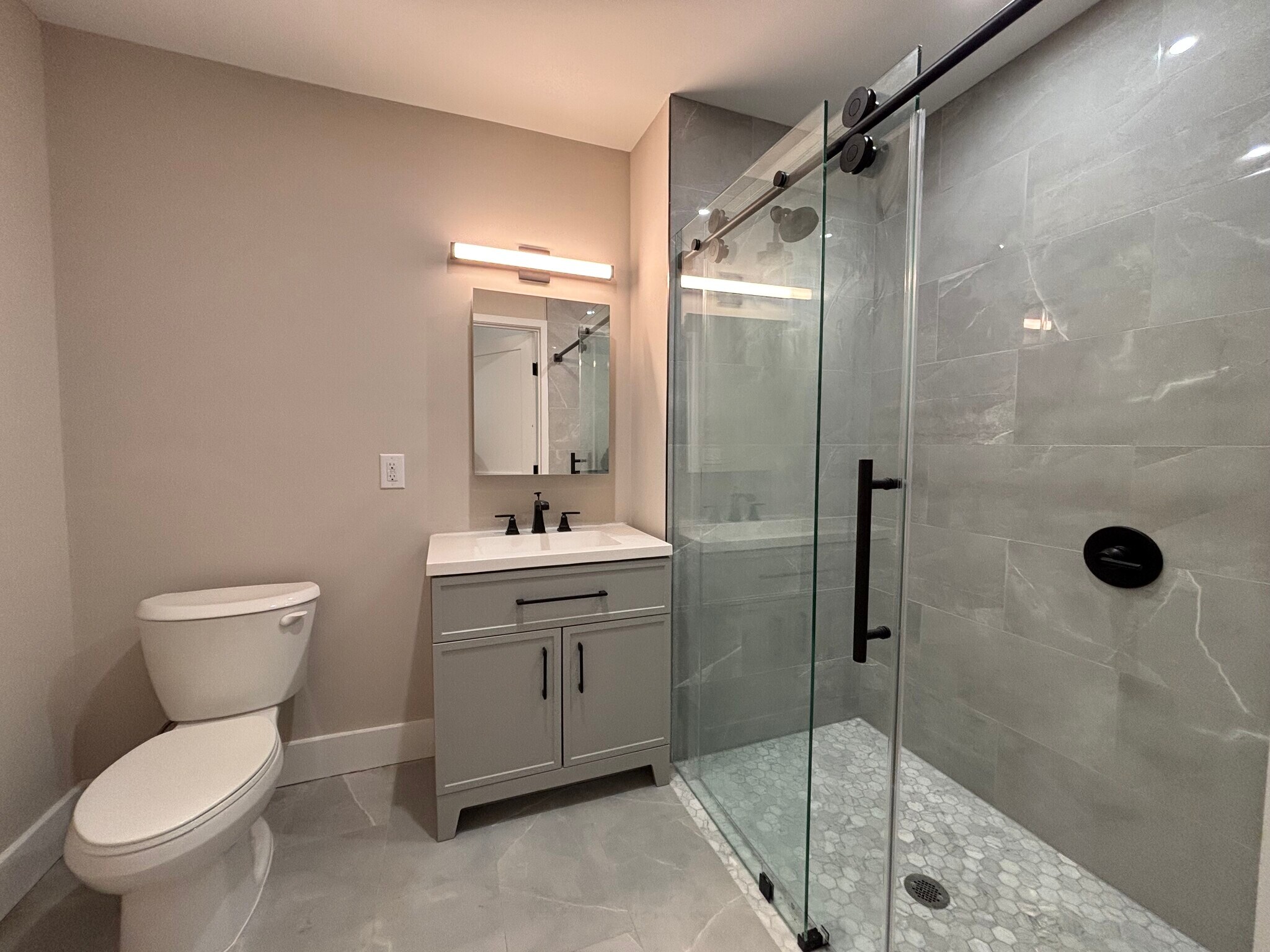 Building Photo - 130 Elm St