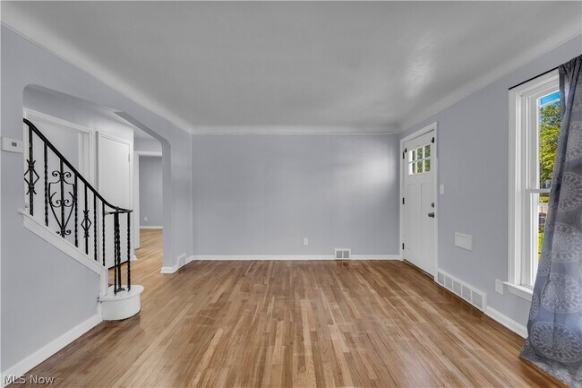 Building Photo - 15506 Westview Ave