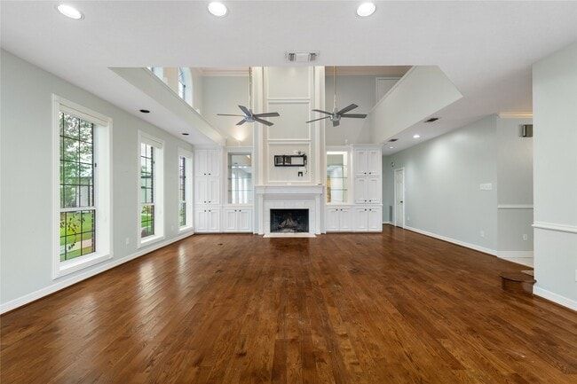 Building Photo - 106 River Oaks Dr