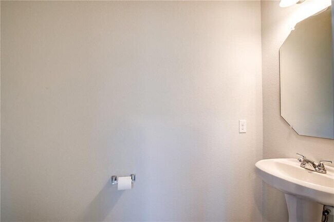 Building Photo - 226 Trailside Ln
