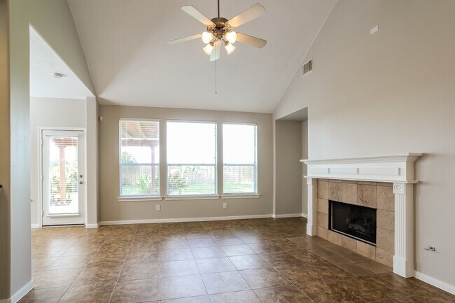 Building Photo - 20746 Oakhurst Trails Dr