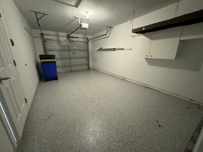 Building Photo - 34 E Azalea Cir