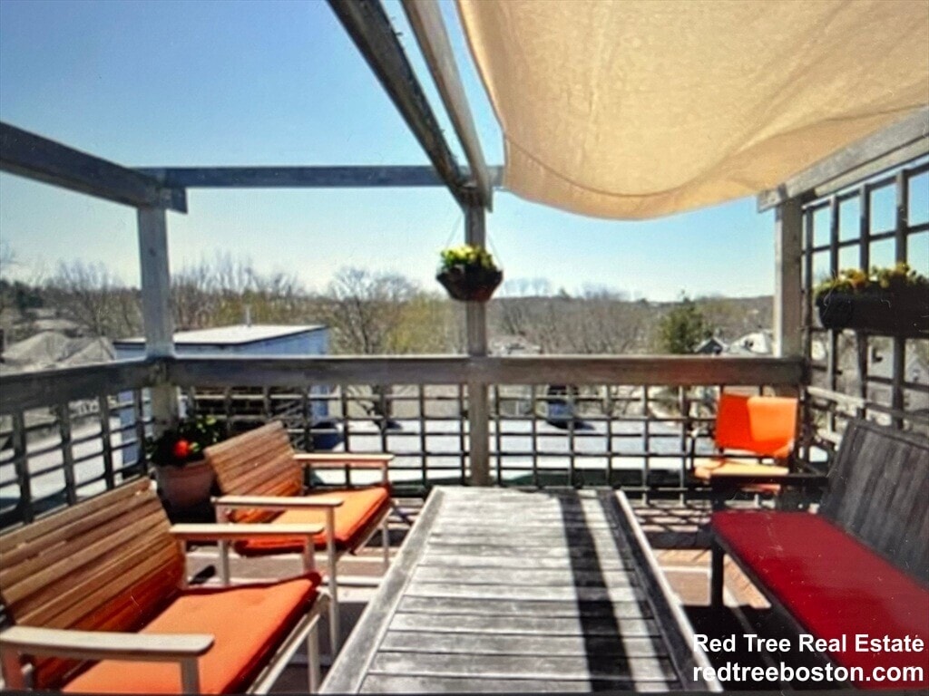 Building Photo - 336 Washington St