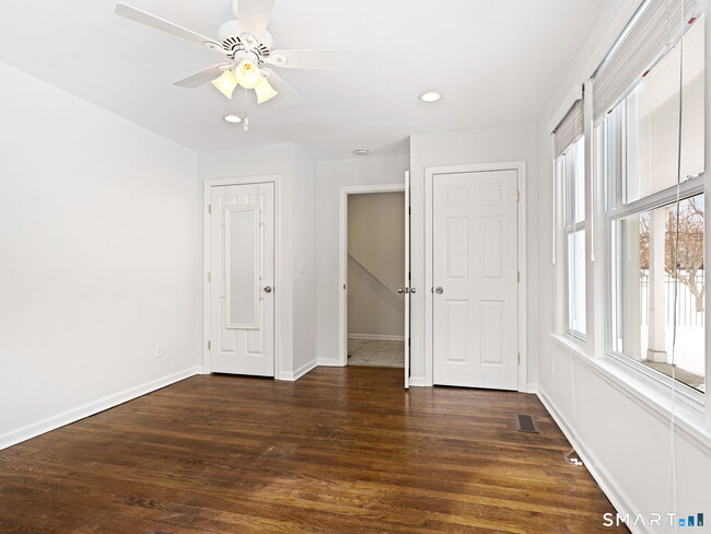 Building Photo - 229 Southfield Ave