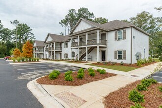 Building Photo - 2 Bedrooom 2 Bathroom Apartments close to VSU