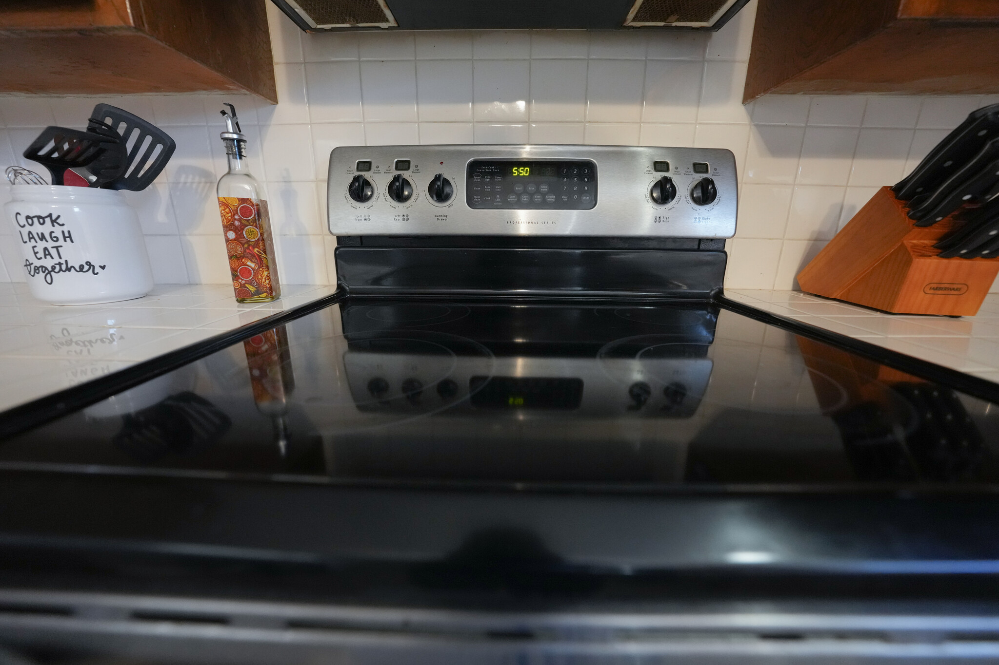 Stainless Steel Oven - 1054 E 2nd St