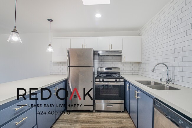 Building Photo - 2965 Waverly Dr